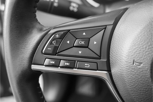 Nissan QASHQAI 1.3 DIG-T N-Connecta Pano Automaat 360° 18"
