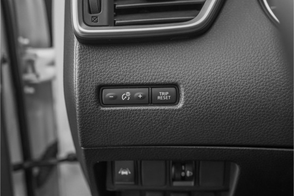 Nissan QASHQAI 1.3 DIG-T N-Connecta Pano Automaat 360° 18"