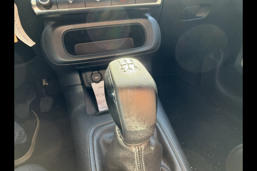 Citroën C3 1.2 PureTech Feel | Licht/regen sensor | Cruise Control | Parkeersensoren | Apple carplay/Android Auto