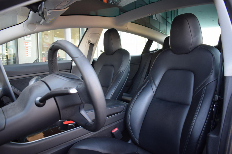 Tesla Model 3 Standard RWD Plus 60 kWh | AutoPilot | Pano | Leer