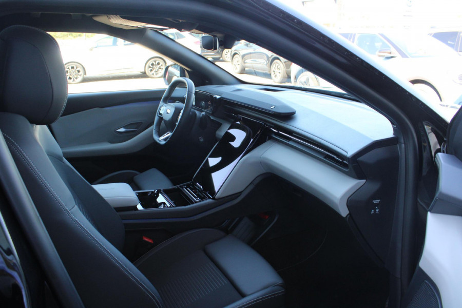 Ford Capri Extended Range AWD 79 kWh 340pk | AGR stoelen | Warmte pomp | 21 inch Licht metaal | Panorama Dak | Driver Assistance Pack