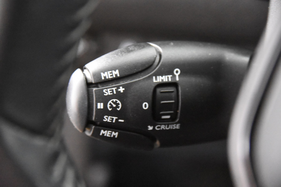 Peugeot 208 *1ste Eigenaar*Navigatie*Carplay*PDC*