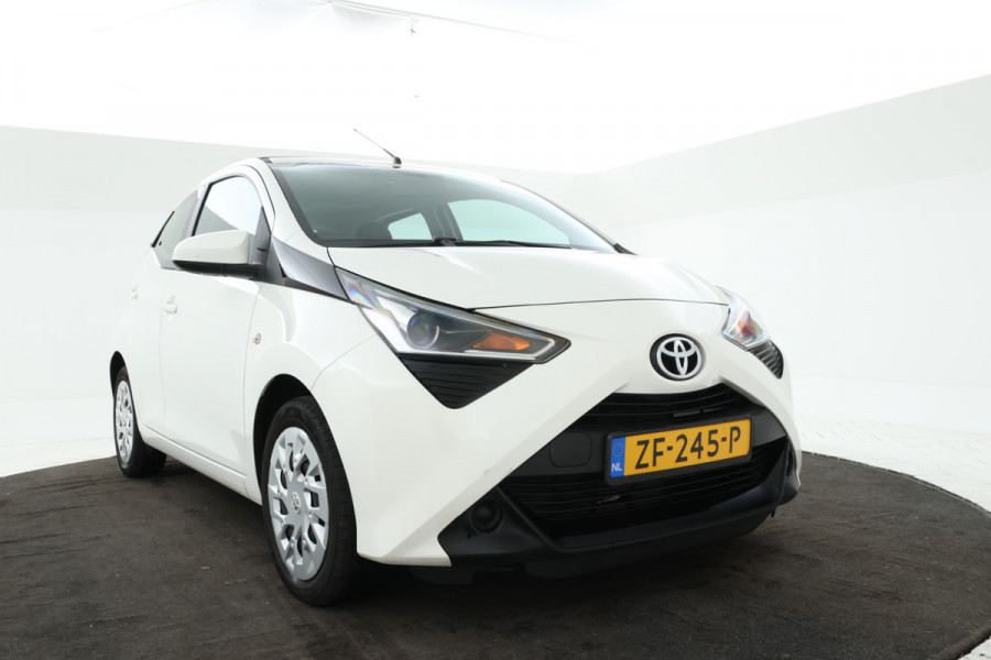 Toyota Aygo 1.0 VVT-i x-play Cabriolet, navigatie, Climate,