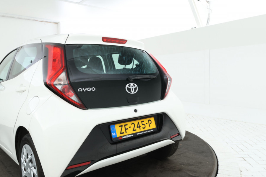 Toyota Aygo 1.0 VVT-i x-play Cabriolet, navigatie, Climate,