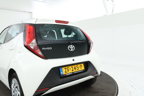 Toyota Aygo 1.0 VVT-i x-play Cabriolet, navigatie, Climate,