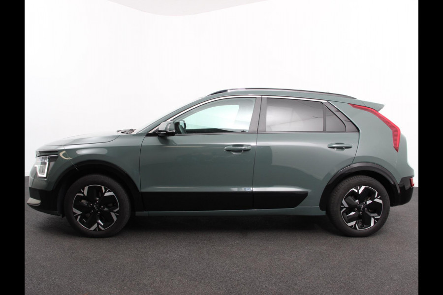 Kia Niro EV DynamicLine 64.8 kWh Automaat Climate control Adaptieve cruise control Parkeersensoren Camera Stuurverwarming Stoelverwarming Keyless LED Trekhaak Navigatie Apple Carplay/ Android Auto