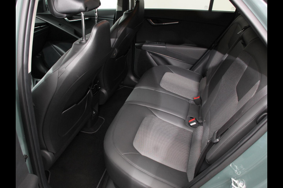 Kia Niro EV DynamicLine 64.8 kWh Automaat Climate control Adaptieve cruise control Parkeersensoren Camera Stuurverwarming Stoelverwarming Keyless LED Trekhaak Navigatie Apple Carplay/ Android Auto