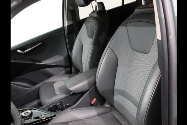 Kia Niro EV DynamicLine 64.8 kWh Automaat Climate control Adaptieve cruise control Parkeersensoren Camera Stuurverwarming Stoelverwarming Keyless LED Trekhaak Navigatie Apple Carplay/ Android Auto