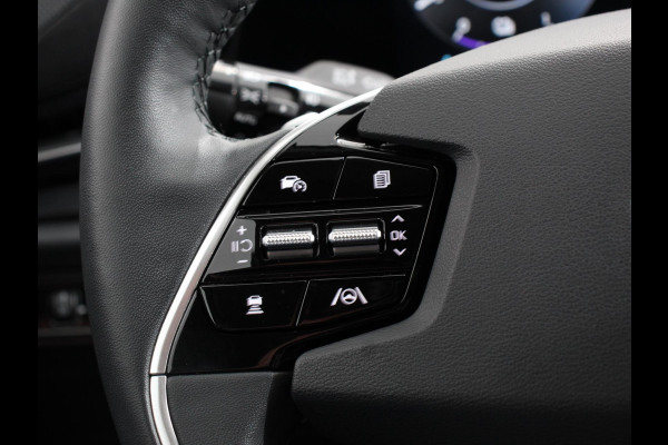 Kia Niro EV DynamicLine 64.8 kWh Automaat Climate control Adaptieve cruise control Parkeersensoren Camera Stuurverwarming Stoelverwarming Keyless LED Trekhaak Navigatie Apple Carplay/ Android Auto