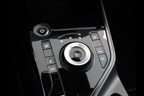 Kia Niro EV DynamicLine 64.8 kWh Automaat Climate control Adaptieve cruise control Parkeersensoren Camera Stuurverwarming Stoelverwarming Keyless LED Trekhaak Navigatie Apple Carplay/ Android Auto