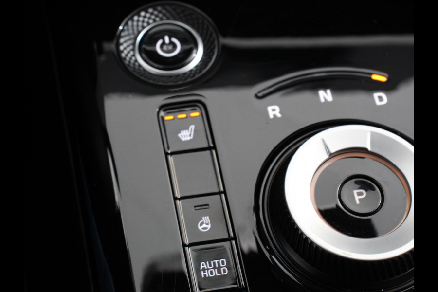 Kia Niro EV DynamicLine 64.8 kWh Automaat Climate control Adaptieve cruise control Parkeersensoren Camera Stuurverwarming Stoelverwarming Keyless LED Trekhaak Navigatie Apple Carplay/ Android Auto