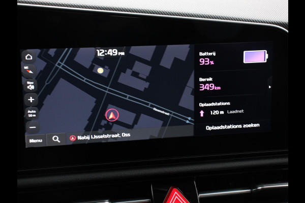 Kia Niro EV DynamicLine 64.8 kWh Automaat Climate control Adaptieve cruise control Parkeersensoren Camera Stuurverwarming Stoelverwarming Keyless LED Trekhaak Navigatie Apple Carplay/ Android Auto