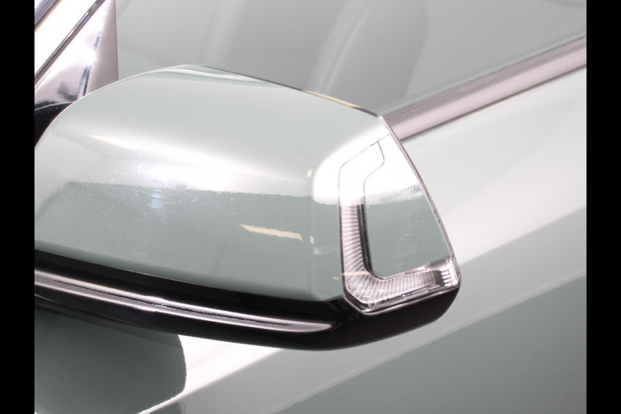 Kia Niro EV DynamicLine 64.8 kWh Automaat Climate control Adaptieve cruise control Parkeersensoren Camera Stuurverwarming Stoelverwarming Keyless LED Trekhaak Navigatie Apple Carplay/ Android Auto