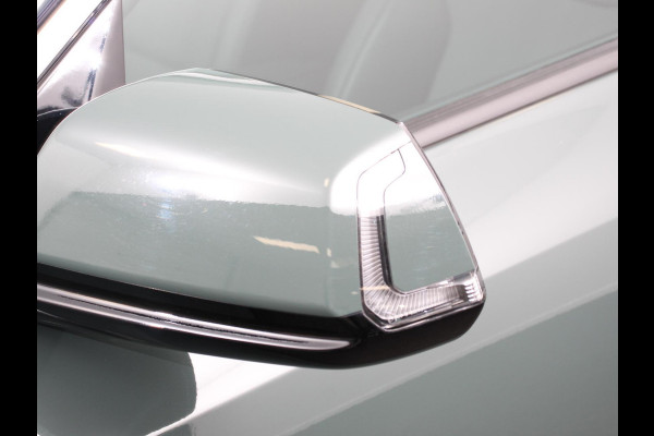 Kia Niro EV DynamicLine 64.8 kWh Automaat Climate control Adaptieve cruise control Parkeersensoren Camera Stuurverwarming Stoelverwarming Keyless LED Trekhaak Navigatie Apple Carplay/ Android Auto