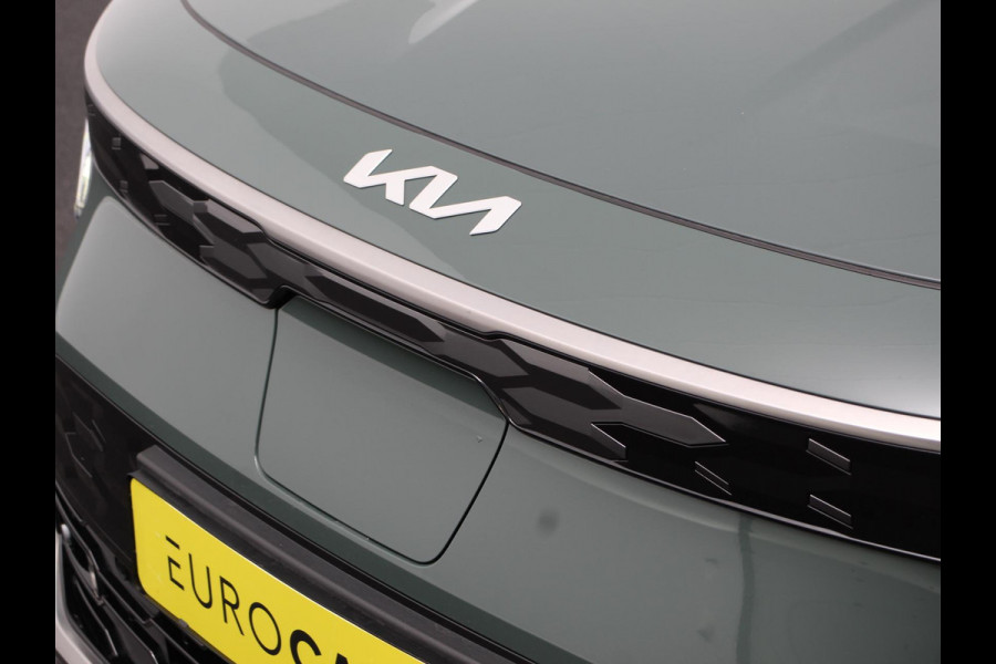 Kia Niro EV DynamicLine 64.8 kWh Automaat Climate control Adaptieve cruise control Parkeersensoren Camera Stuurverwarming Stoelverwarming Keyless LED Trekhaak Navigatie Apple Carplay/ Android Auto