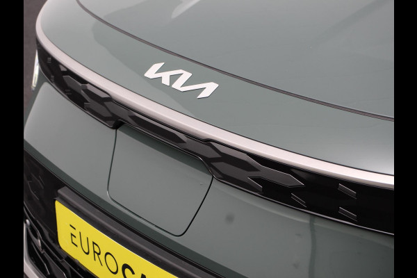 Kia Niro EV DynamicLine 64.8 kWh Automaat Climate control Adaptieve cruise control Parkeersensoren Camera Stuurverwarming Stoelverwarming Keyless LED Trekhaak Navigatie Apple Carplay/ Android Auto