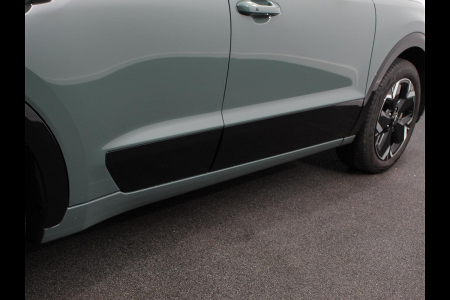 Kia Niro EV DynamicLine 64.8 kWh Automaat Climate control Adaptieve cruise control Parkeersensoren Camera Stuurverwarming Stoelverwarming Keyless LED Trekhaak Navigatie Apple Carplay/ Android Auto