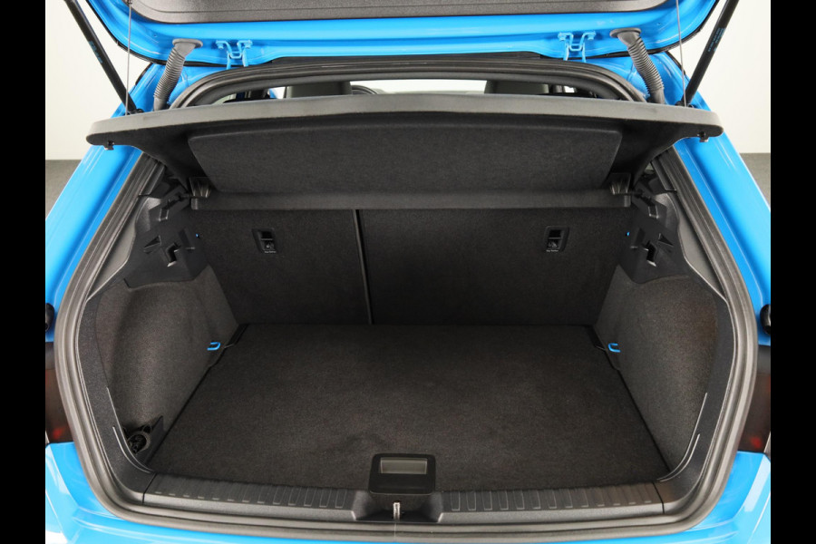 Audi A1 Sportback 35 TFSI S edition 150pk | Navigatie via App | S-line interieur | Climatronic | Verwarmbare voorstoelen | 18 inch Lichtmetalen velgen