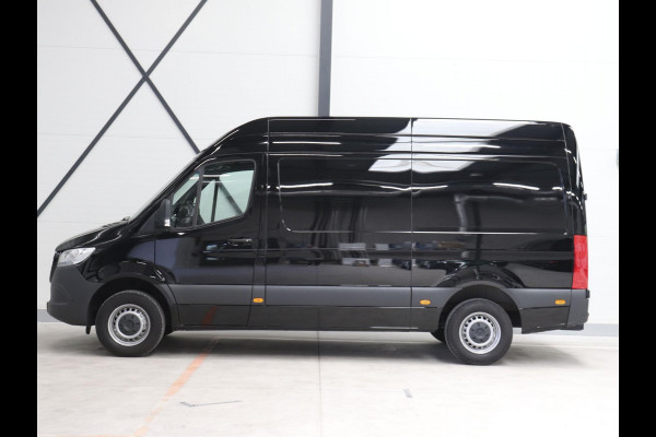 Mercedes-Benz Sprinter 315 CDI Automaat L2H2 PRO Airco MBUX Navigatie Adaptive Cruise Control Leder PDC VA + Camera Trekhaak 3500kg Comfortstoel