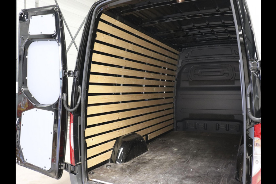 Mercedes-Benz Sprinter 315 CDI Automaat L2H2 PRO Airco MBUX Navigatie Adaptive Cruise Control Leder PDC VA + Camera Trekhaak 3500kg Comfortstoel