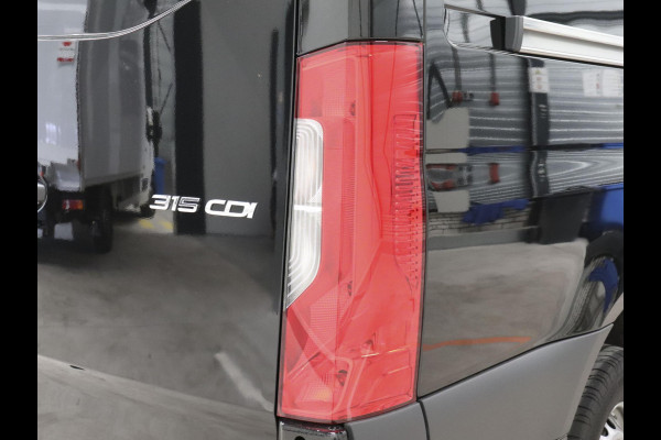 Mercedes-Benz Sprinter 315 CDI Automaat L2H2 PRO Airco MBUX Navigatie Adaptive Cruise Control Leder PDC VA + Camera Trekhaak 3500kg Comfortstoel