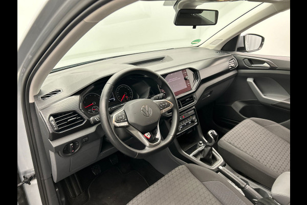 Volkswagen T-Cross 1.0 TSI Life | Carplay | Trekhaak | Climate-control | Adaptive-cruise | Lichtmetaal