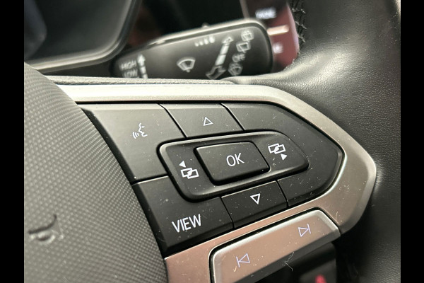 Volkswagen T-Cross 1.0 TSI Life | Carplay | Trekhaak | Climate-control | Adaptive-cruise | Lichtmetaal