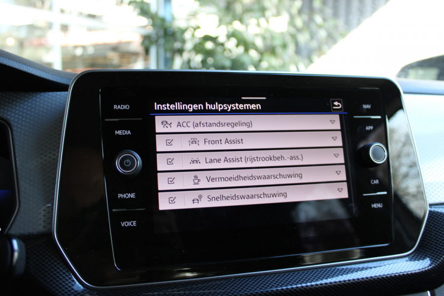 Volkswagen T-Cross TSI 115PK LIFE EDITION CARPLAY/PDC/IQ-DRIVEQ fabrieksgarantie