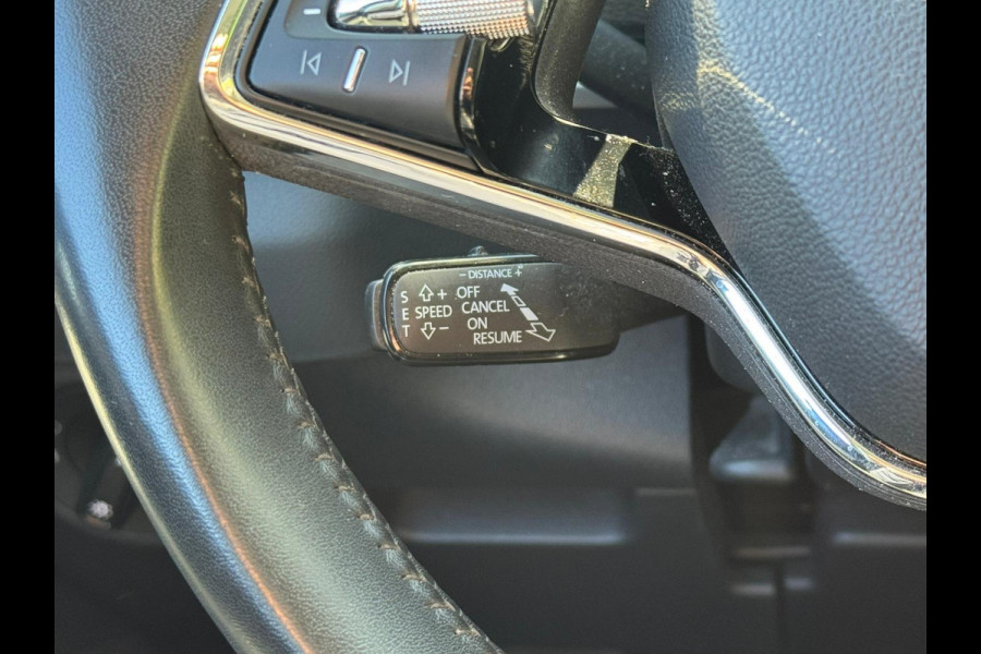 Škoda Karoq 1.5 TSI ACT 150PK DSG BUSINESS EDITION CAMERA/ACC/CARPLAY/LED