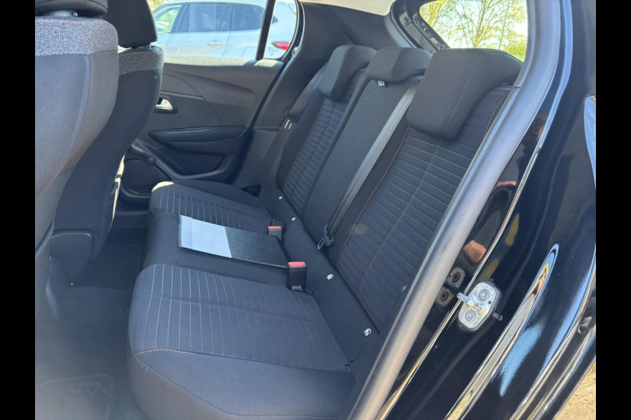 Peugeot 208 1.2 PureTech Active 75pk Navigatie | DAB+ | Parkeersensoren achter | Metaal lak | 5 deurs