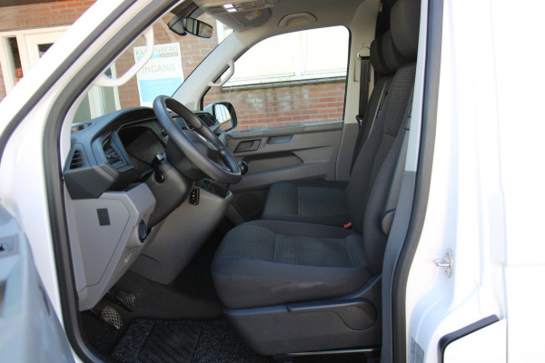 Volkswagen Transporter 2.0 TDI L2H1 150PK Comfortline / Trekhaak / App connect / 3 zits