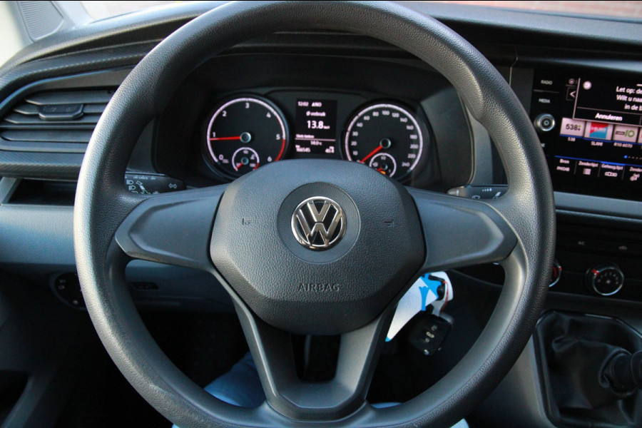 Volkswagen Transporter 2.0 TDI L2H1 150PK Comfortline / Trekhaak / App connect / 3 zits