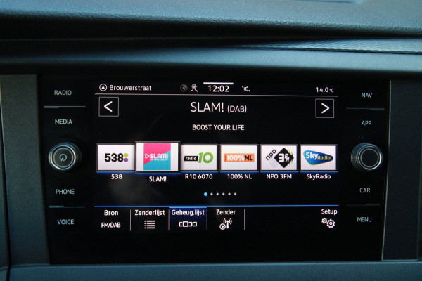 Volkswagen Transporter 2.0 TDI L2H1 150PK Comfortline / Trekhaak / App connect / 3 zits