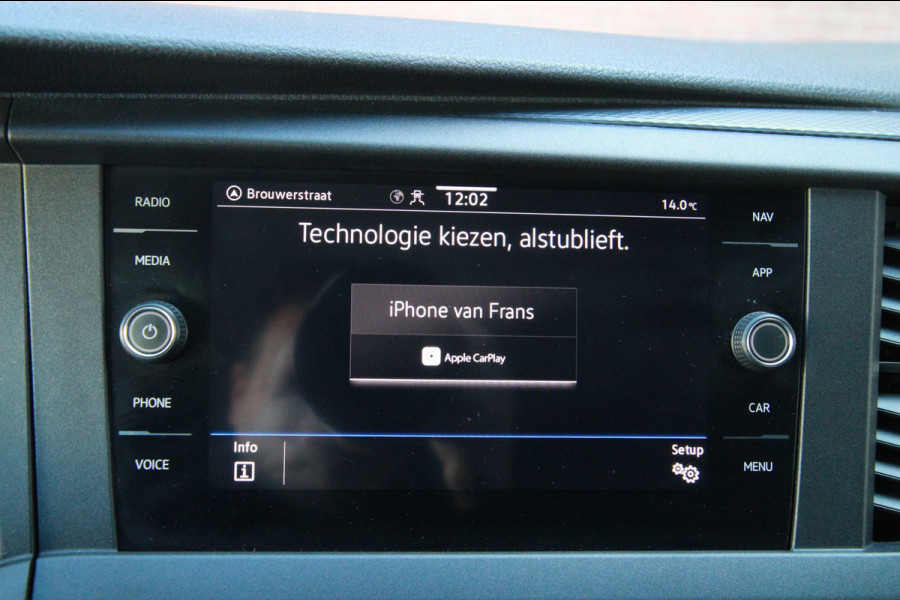 Volkswagen Transporter 2.0 TDI L2H1 150PK Comfortline / Trekhaak / App connect / 3 zits