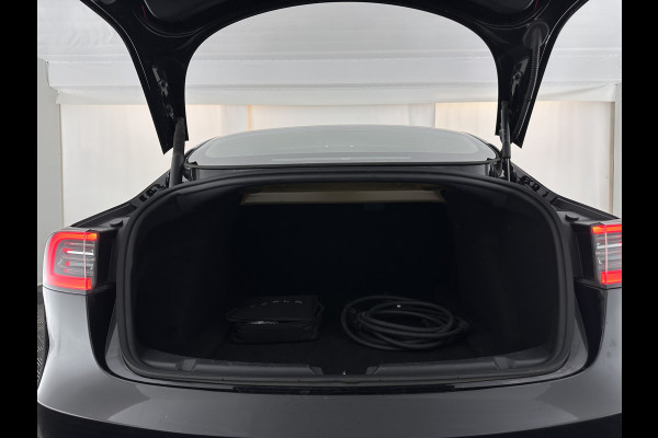 Tesla Model 3 Standard RWD Plus 60 kWh (⚠️electric motor makes a scraping noise ⚠️) [ 3-Fase-11kW ] {SOH-88%]  (INCL-BTW) Aut. *PANO | AUTOPILOT | LEATHER | KEYLESS | FULL-LED | MEMORY-PACK | TOPVIEW | DAB | CARPLAY | DIGI-COCKPIT | LANE-ASSIST | COMFORTSEATS | 19"ALU*