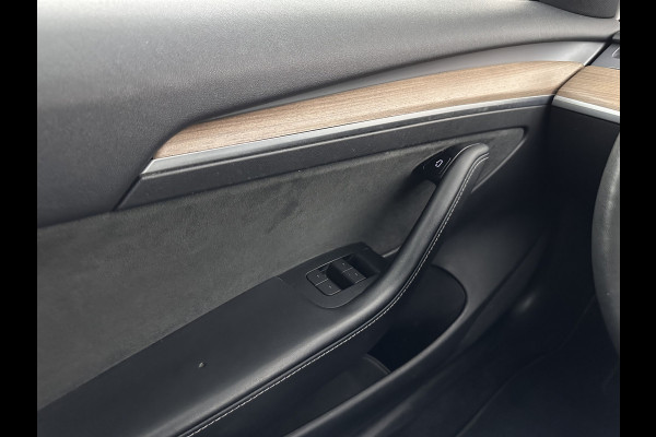 Tesla Model 3 Standard RWD Plus 60 kWh (⚠️electric motor makes a scraping noise ⚠️) [ 3-Fase-11kW ] {SOH-88%]  (INCL-BTW) Aut. *PANO | AUTOPILOT | LEATHER | KEYLESS | FULL-LED | MEMORY-PACK | TOPVIEW | DAB | CARPLAY | DIGI-COCKPIT | LANE-ASSIST | COMFORTSEATS | 19"ALU*