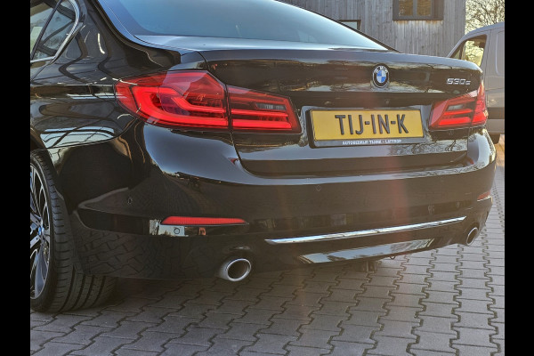 BMW 5 Serie 530e iPerformance eDrive Edition | LED | Trekhaak | Stoelverwarming | Park Assist | Leder | M-Sport stuur | LMV 20" | Zwarte hemel |