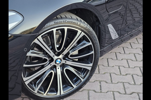 BMW 5 Serie 530e iPerformance eDrive Edition | LED | Trekhaak | Stoelverwarming | Park Assist | Leder | M-Sport stuur | LMV 20" | Zwarte hemel |