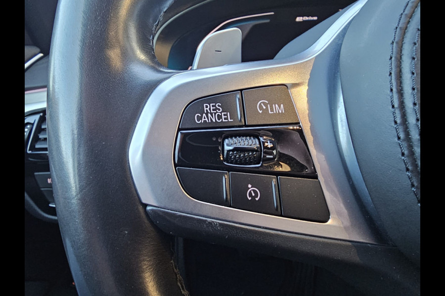 BMW 5 Serie 530e iPerformance eDrive Edition | LED | Trekhaak | Stoelverwarming | Park Assist | Leder | M-Sport stuur | LMV 20" | Zwarte hemel |