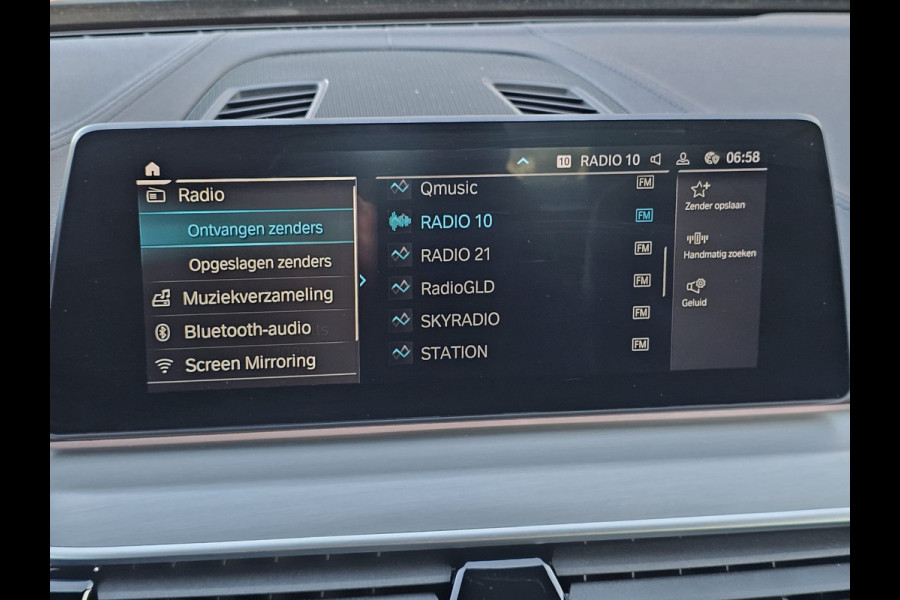 BMW 5 Serie 530e iPerformance eDrive Edition | LED | Trekhaak | Stoelverwarming | Park Assist | Leder | M-Sport stuur | LMV 20" | Zwarte hemel |