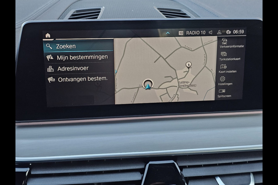 BMW 5 Serie 530e iPerformance eDrive Edition | LED | Trekhaak | Stoelverwarming | Park Assist | Leder | M-Sport stuur | LMV 20" | Zwarte hemel |