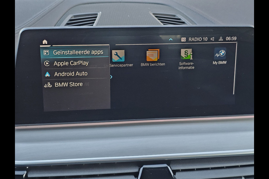 BMW 5 Serie 530e iPerformance eDrive Edition | LED | Trekhaak | Stoelverwarming | Park Assist | Leder | M-Sport stuur | LMV 20" | Zwarte hemel |