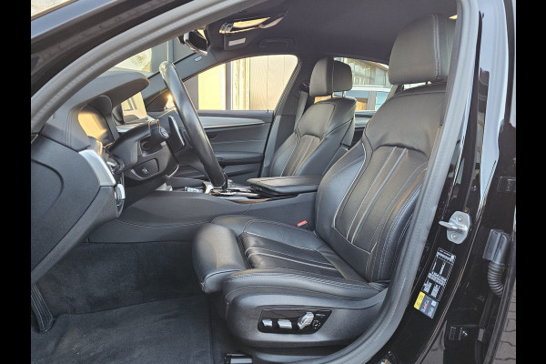 BMW 5 Serie 530e iPerformance eDrive Edition | LED | Trekhaak | Stoelverwarming | Park Assist | Leder | M-Sport stuur | LMV 20" | Zwarte hemel |