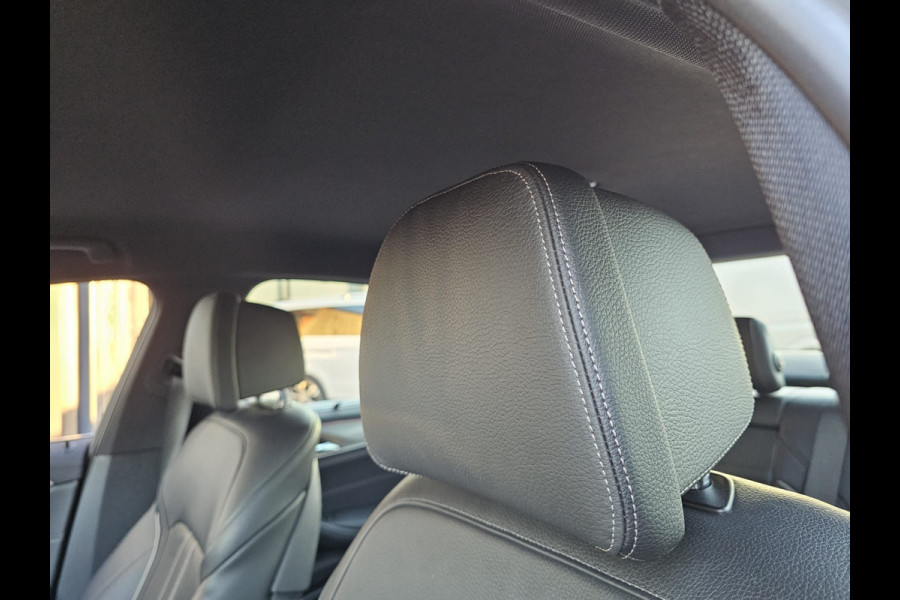 BMW 5 Serie 530e iPerformance eDrive Edition | LED | Trekhaak | Stoelverwarming | Park Assist | Leder | M-Sport stuur | LMV 20" | Zwarte hemel |
