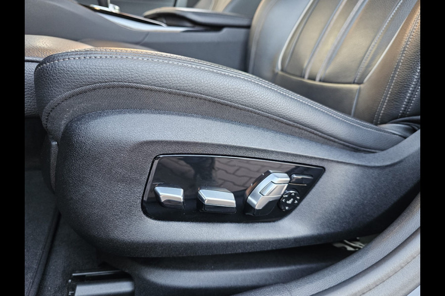 BMW 5 Serie 530e iPerformance eDrive Edition | LED | Trekhaak | Stoelverwarming | Park Assist | Leder | M-Sport stuur | LMV 20" | Zwarte hemel |