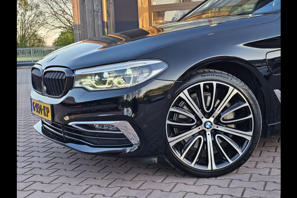 BMW 5 Serie 530e iPerformance eDrive Edition | LED | Trekhaak | Stoelverwarming | Park Assist | Leder | M-Sport stuur | LMV 20" | Zwarte hemel |