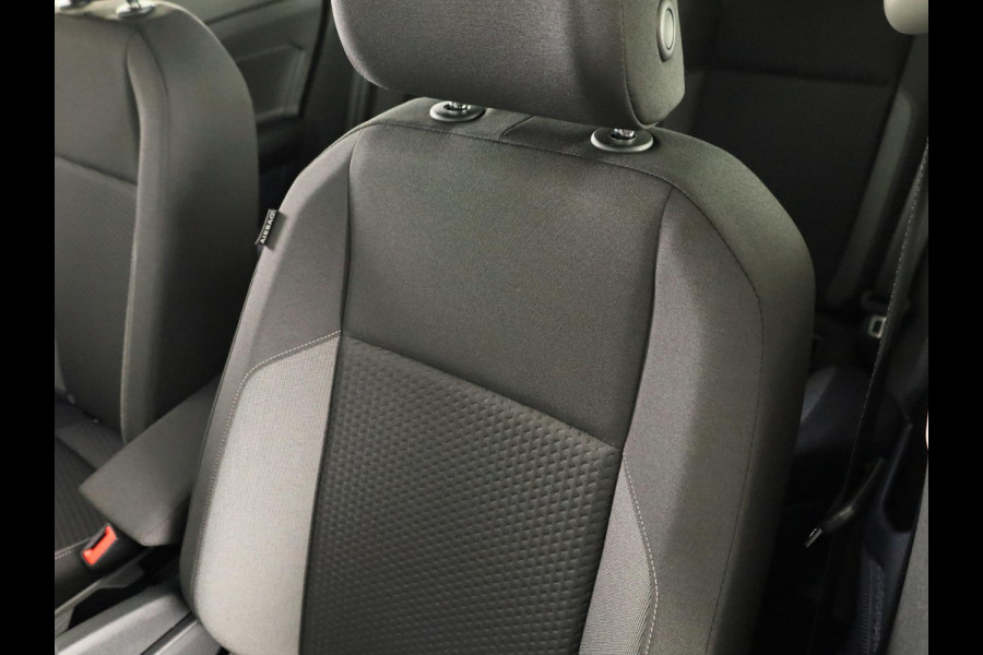 Volkswagen Taigo Life Edition 1.0 TSI 95 PK 5 versn. Hand | Climatronic | Trekhaak | Stoelverwarming | Camera |