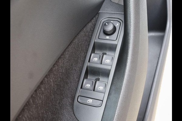 Škoda Kamiq 1.0 TSI 110pk DSG Style Navigatie Apple Carplay/Android Auto Adaptive Cruise control Parkeer sensoren Lichtmetalen Velgen