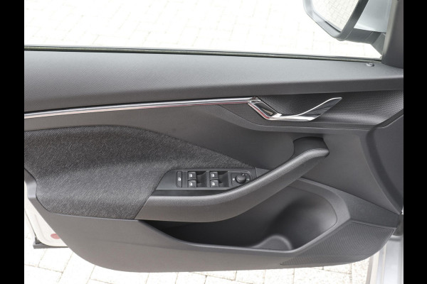Škoda Kamiq 1.0 TSI 110pk DSG Style Navigatie Apple Carplay/Android Auto Adaptive Cruise control Parkeer sensoren Lichtmetalen Velgen