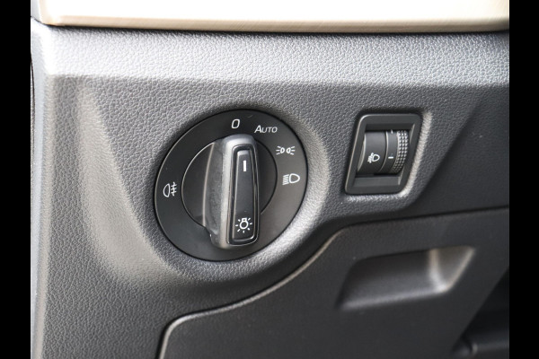 Škoda Kamiq 1.0 TSI 110pk DSG Style Navigatie Apple Carplay/Android Auto Adaptive Cruise control Parkeer sensoren Lichtmetalen Velgen